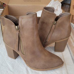 Brown ankle boots size 7